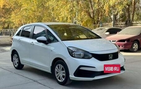 Honda Fit, 2021 год, 1 000 000 рублей, 3 фотография
