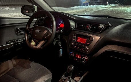 KIA Rio III рестайлинг, 2013 год, 850 000 рублей, 11 фотография