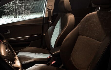 KIA Rio III рестайлинг, 2013 год, 850 000 рублей, 12 фотография