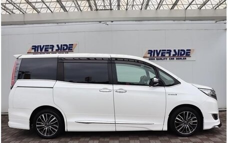 Toyota Esquire I, 2021 год, 2 200 000 рублей, 5 фотография