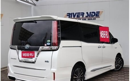 Toyota Esquire I, 2021 год, 2 200 000 рублей, 6 фотография