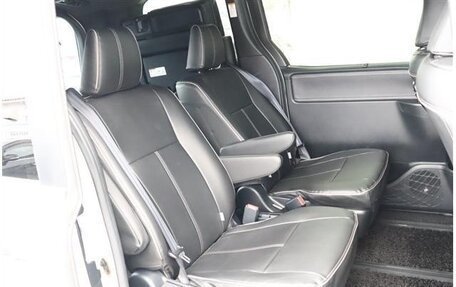 Toyota Esquire I, 2021 год, 2 200 000 рублей, 16 фотография