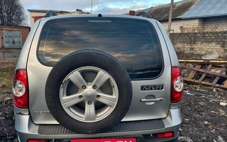 Chevrolet Niva I рестайлинг, 2015 год, 550 000 рублей, 4 фотография