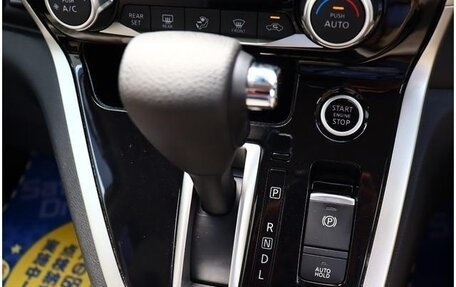 Nissan Serena IV, 2021 год, 1 600 000 рублей, 15 фотография