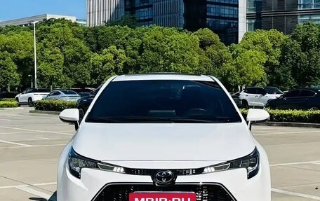 Toyota Corolla, 2022 год, 1 365 000 рублей, 2 фотография