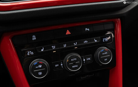 Volkswagen T-Roc I, 2019 год, 2 020 000 рублей, 18 фотография