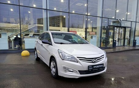 Hyundai Solaris II рестайлинг, 2015 год, 789 000 рублей, 3 фотография