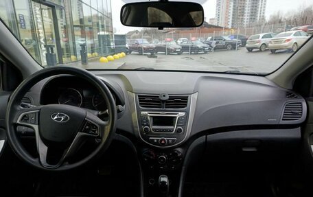 Hyundai Solaris II рестайлинг, 2015 год, 789 000 рублей, 17 фотография