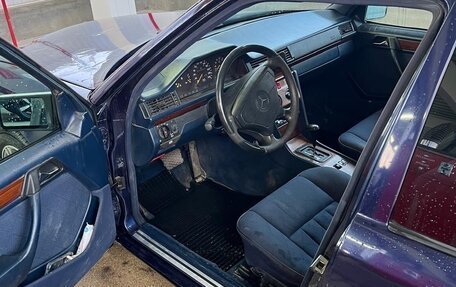 Mercedes-Benz E-Класс, 1995 год, 210 000 рублей, 5 фотография