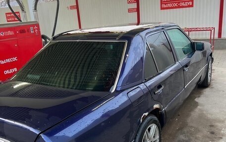 Mercedes-Benz E-Класс, 1995 год, 210 000 рублей, 3 фотография