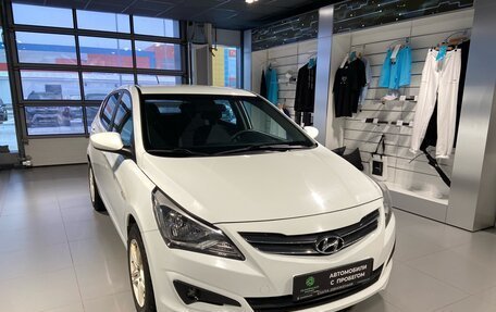 Hyundai Solaris II рестайлинг, 2015 год, 1 000 000 рублей, 2 фотография