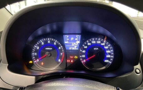 Hyundai Solaris II рестайлинг, 2015 год, 1 000 000 рублей, 18 фотография