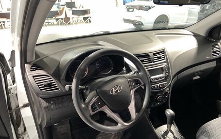 Hyundai Solaris II рестайлинг, 2015 год, 1 000 000 рублей, 17 фотография