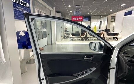 Hyundai Solaris II рестайлинг, 2015 год, 1 000 000 рублей, 14 фотография