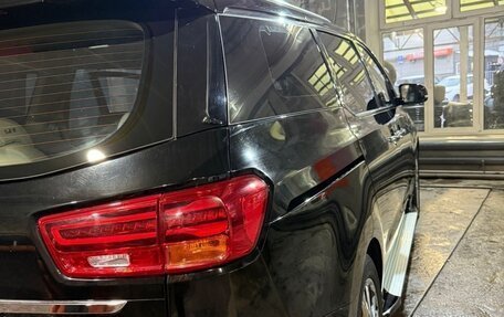 KIA Carnival III, 2018 год, 2 950 000 рублей, 14 фотография