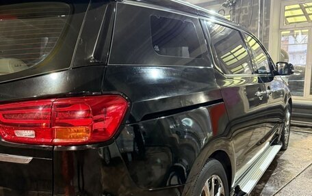 KIA Carnival III, 2018 год, 2 950 000 рублей, 2 фотография