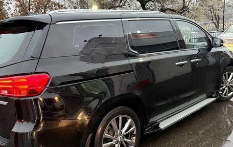 KIA Carnival III, 2018 год, 2 950 000 рублей, 21 фотография