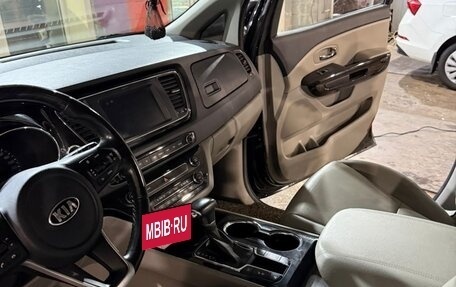 KIA Carnival III, 2018 год, 2 950 000 рублей, 18 фотография