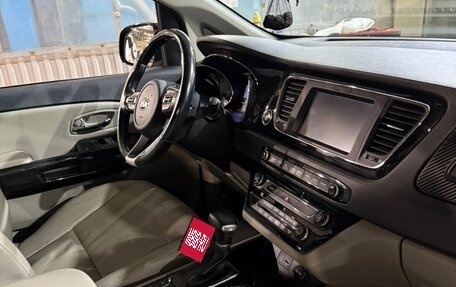 KIA Carnival III, 2018 год, 2 950 000 рублей, 28 фотография