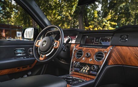 Rolls-Royce Cullinan, 2019 год, 38 000 000 рублей, 5 фотография