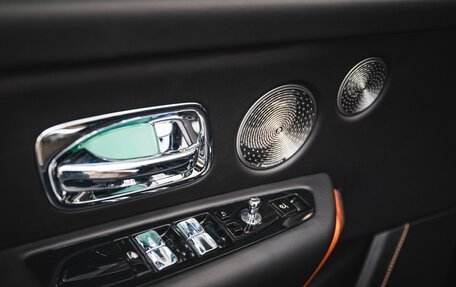 Rolls-Royce Cullinan, 2019 год, 38 000 000 рублей, 9 фотография