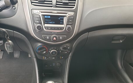 Hyundai Solaris II рестайлинг, 2016 год, 845 000 рублей, 12 фотография