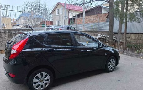 Hyundai Solaris II рестайлинг, 2012 год, 570 000 рублей, 2 фотография