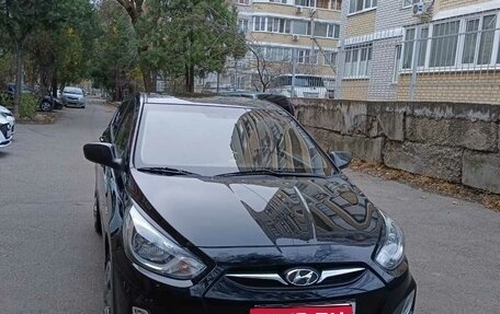 Hyundai Solaris II рестайлинг, 2012 год, 570 000 рублей, 4 фотография