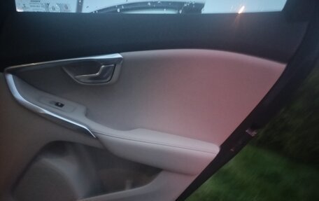 Volvo V40 II рестайлинг, 2017 год, 1 850 000 рублей, 16 фотография