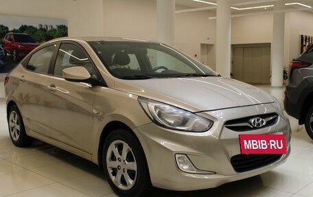 Hyundai Solaris II рестайлинг, 2011 год, 680 000 рублей, 3 фотография