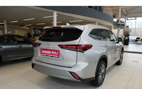 Toyota Highlander, 2025 год, 6 800 000 рублей, 5 фотография