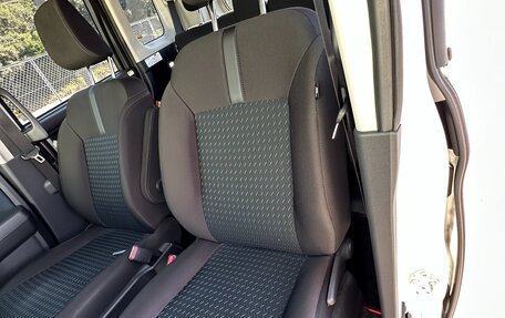 Toyota Roomy I, 2021 год, 1 380 000 рублей, 21 фотография