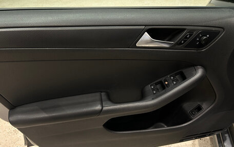 Volkswagen Jetta VI, 2014 год, 999 000 рублей, 16 фотография