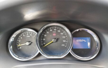 Renault Logan II, 2015 год, 535 000 рублей, 15 фотография