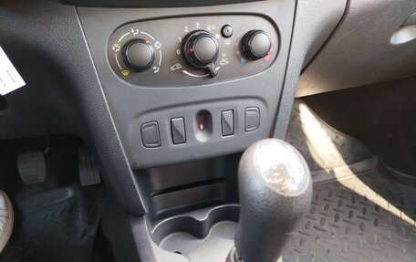 Renault Logan II, 2015 год, 535 000 рублей, 19 фотография