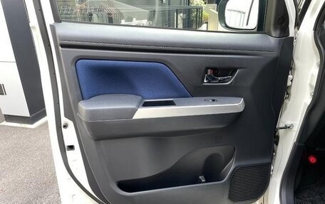 Toyota Tank I, 2019 год, 1 070 000 рублей, 16 фотография