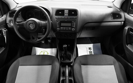 Volkswagen Polo VI (EU Market), 2011 год, 745 000 рублей, 11 фотография