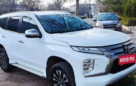 Mitsubishi Montero Sport, 2022 год, 3 300 000 рублей, 2 фотография