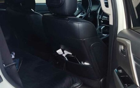 Mitsubishi Montero Sport, 2022 год, 3 300 000 рублей, 9 фотография