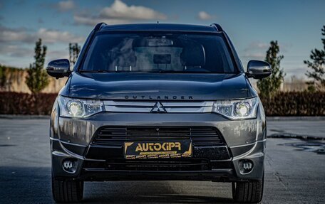 Mitsubishi Outlander III рестайлинг 3, 2013 год, 1 391 100 рублей, 4 фотография