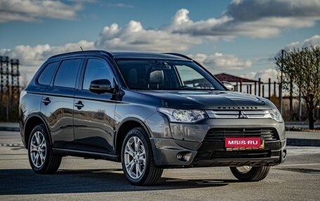 Mitsubishi Outlander III рестайлинг 3, 2013 год, 1 391 100 рублей, 1 фотография