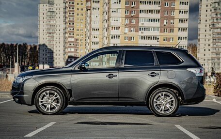 Mitsubishi Outlander III рестайлинг 3, 2013 год, 1 391 100 рублей, 6 фотография