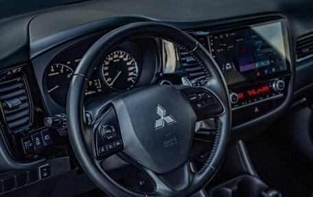 Mitsubishi Outlander III рестайлинг 3, 2013 год, 1 391 100 рублей, 13 фотография