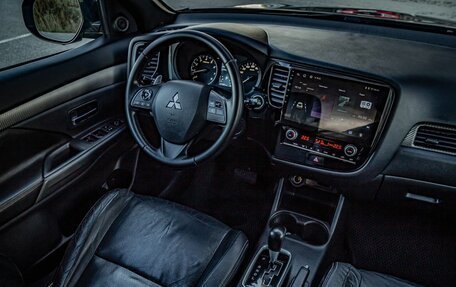 Mitsubishi Outlander III рестайлинг 3, 2013 год, 1 391 100 рублей, 19 фотография