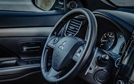 Mitsubishi Outlander III рестайлинг 3, 2013 год, 1 391 100 рублей, 20 фотография