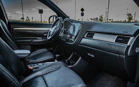 Mitsubishi Outlander III рестайлинг 3, 2013 год, 1 391 100 рублей, 22 фотография