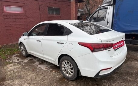 Hyundai Solaris II рестайлинг, 2018 год, 515 000 рублей, 2 фотография