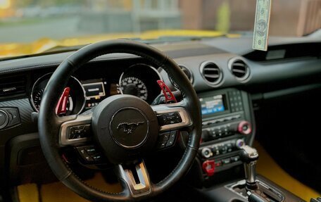 Ford Mustang VI рестайлинг, 2017 год, 1 750 000 рублей, 8 фотография