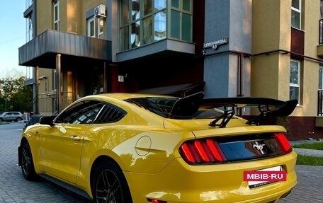 Ford Mustang VI рестайлинг, 2017 год, 1 750 000 рублей, 5 фотография