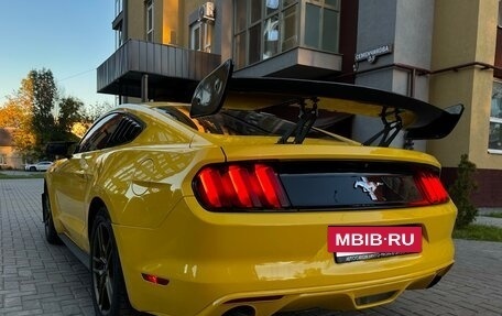 Ford Mustang VI рестайлинг, 2017 год, 1 750 000 рублей, 20 фотография